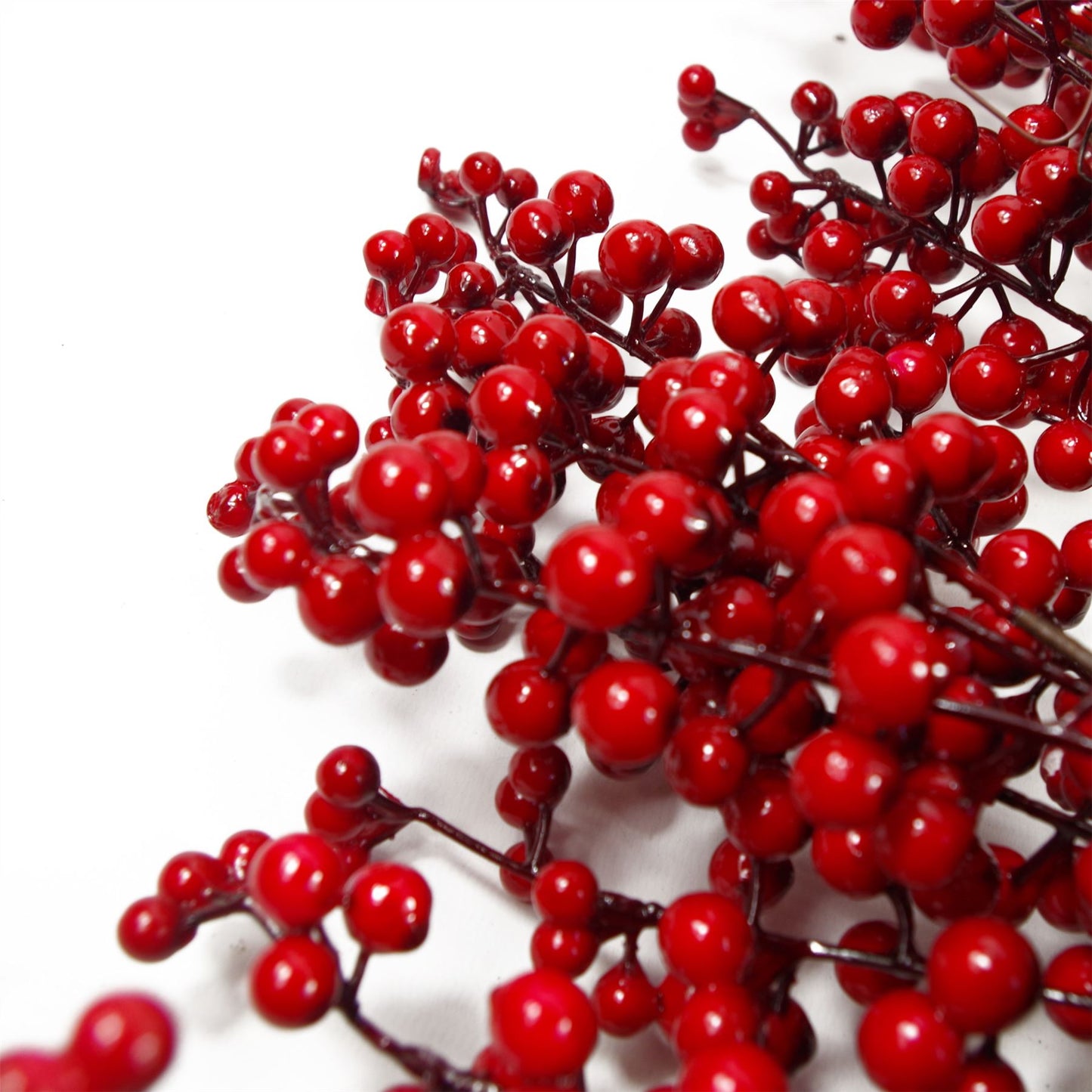 Artificial 60cm Large Luxury Christmas Red Berry Floristry Wreath – image 4