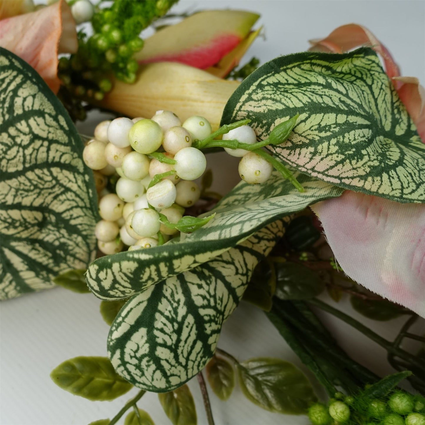 60cm Artificial Pink Lily Wreath – image 4