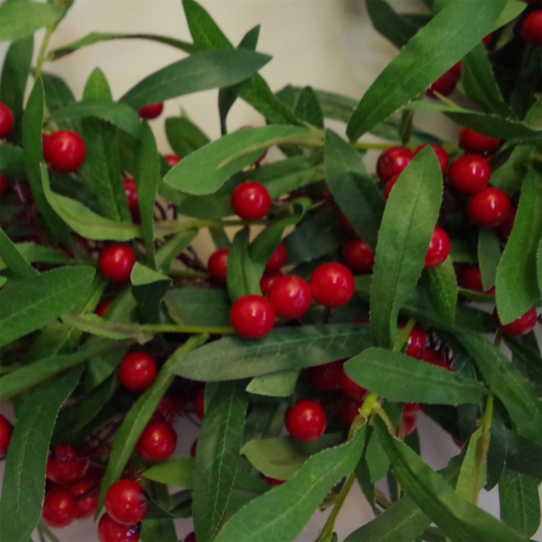 Artificial 60cm Christmas Mistletoe Leaf Red Berry Floristry Wreath – image 4