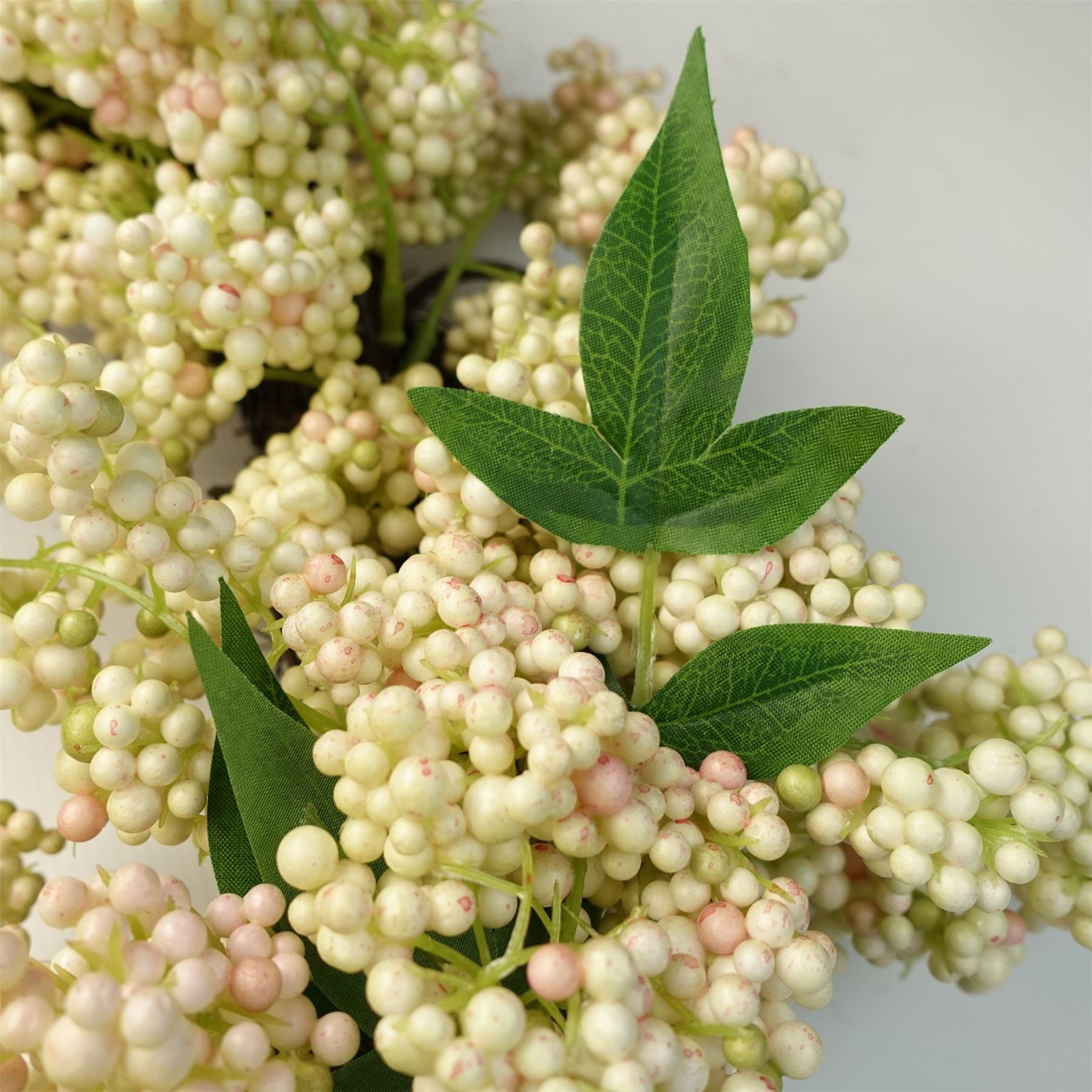 55cm Artificial Hanging White Berry Wreath – image 3