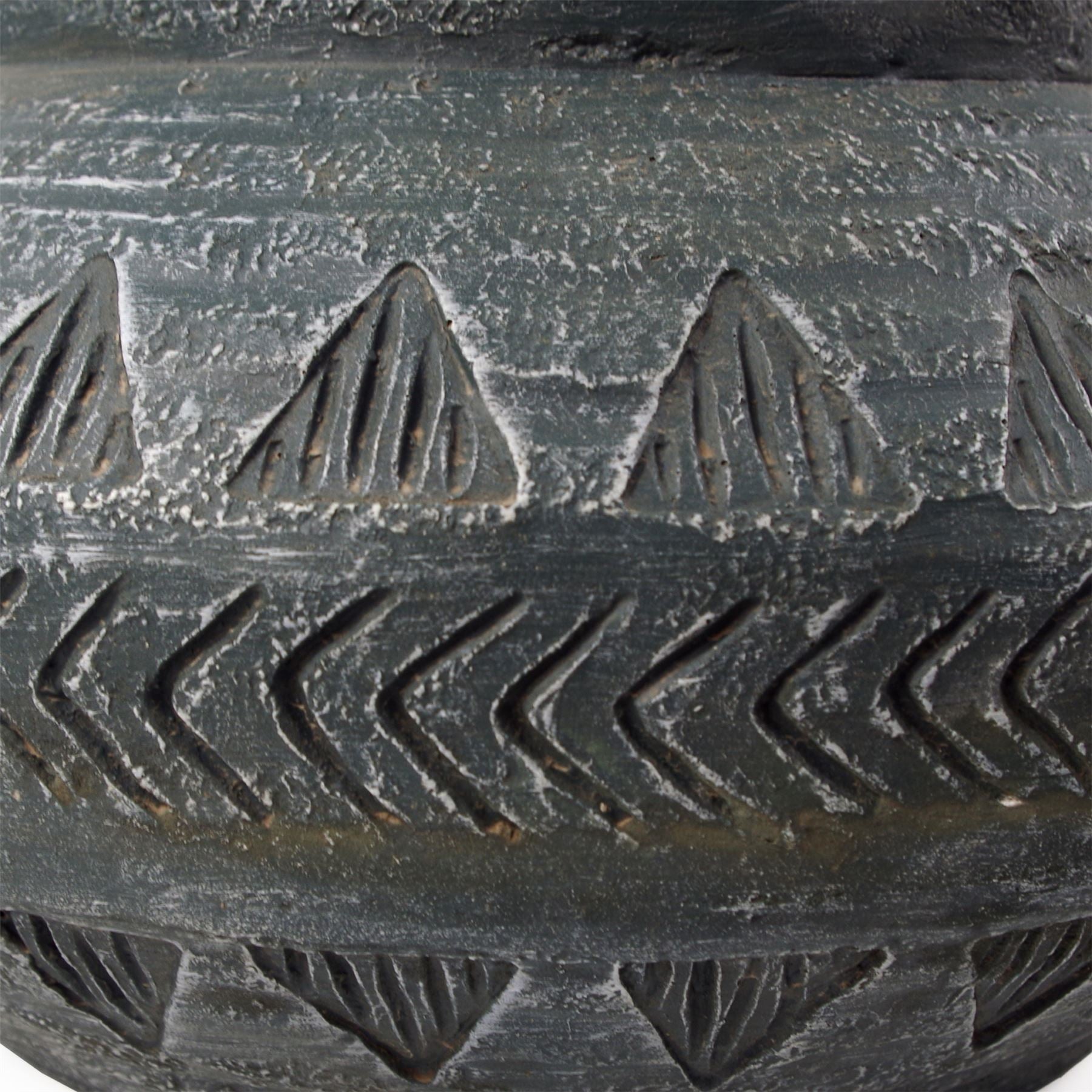 x 40cm Large Grey Gliese Triangle Planter 21cm – image 5