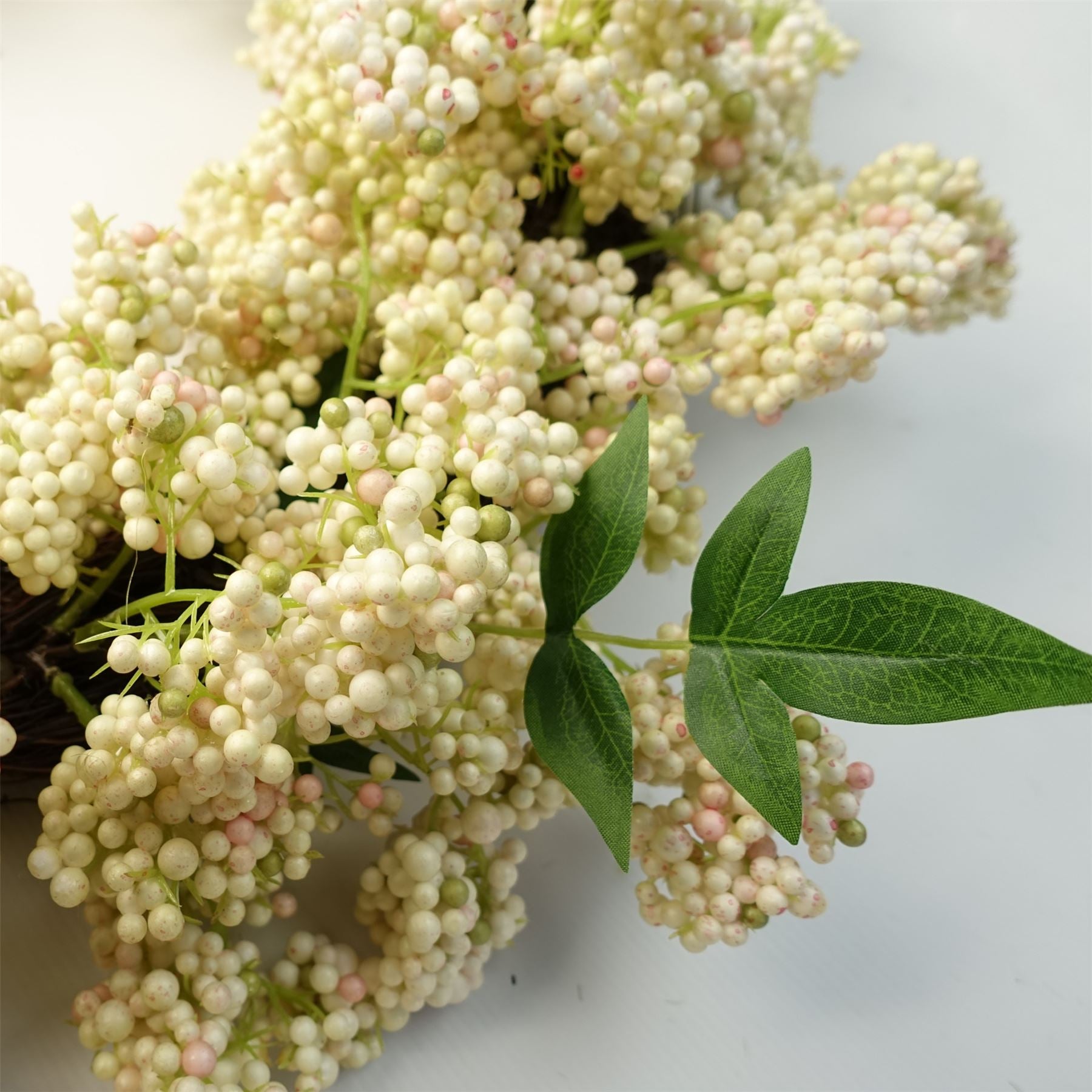 55cm Artificial Hanging White Berry Wreath – image 6
